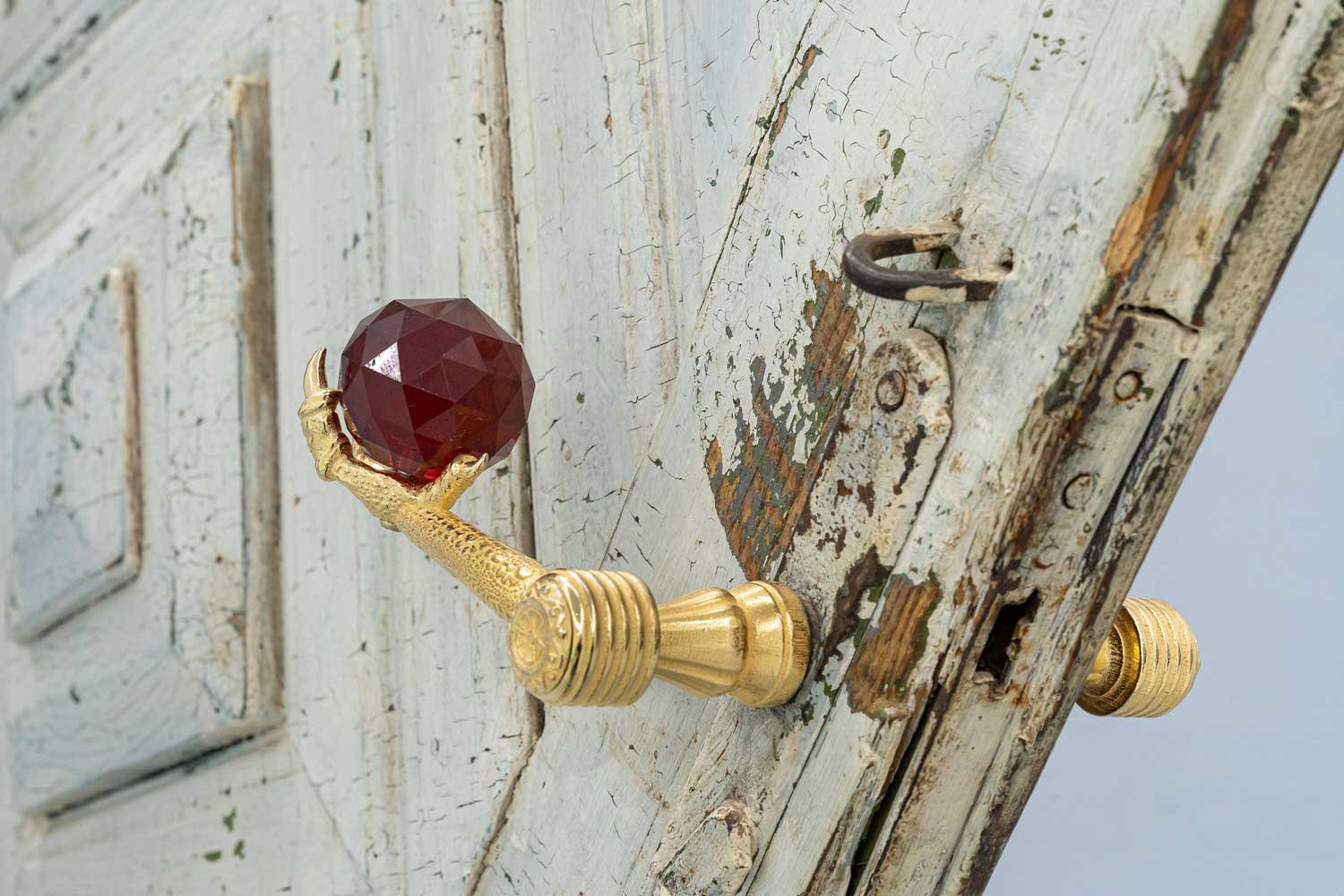 Rachel Monosov, Doorknob in Hermitage, 2020